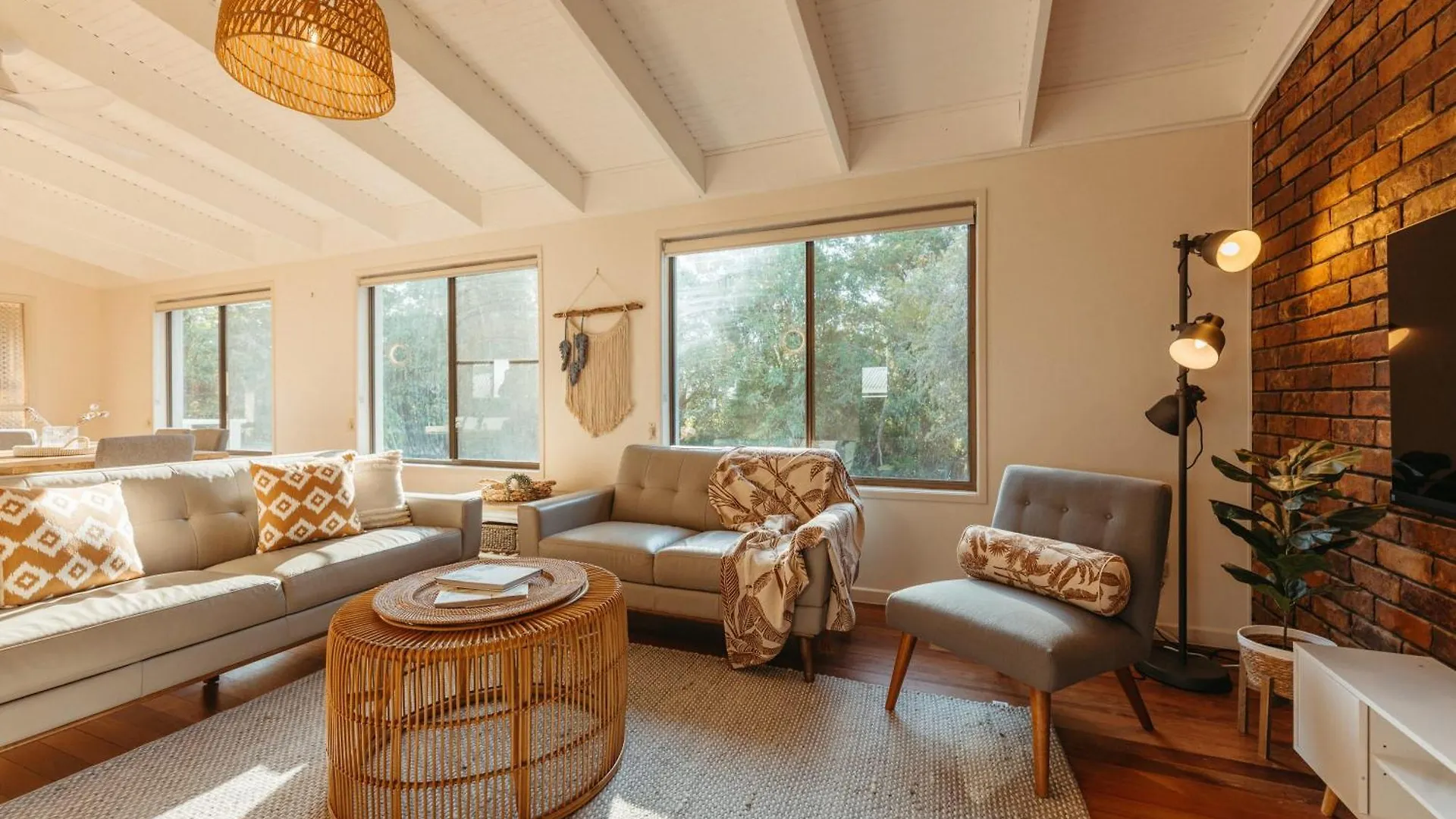 Roderick Beach House Pet Friendly Caloundra